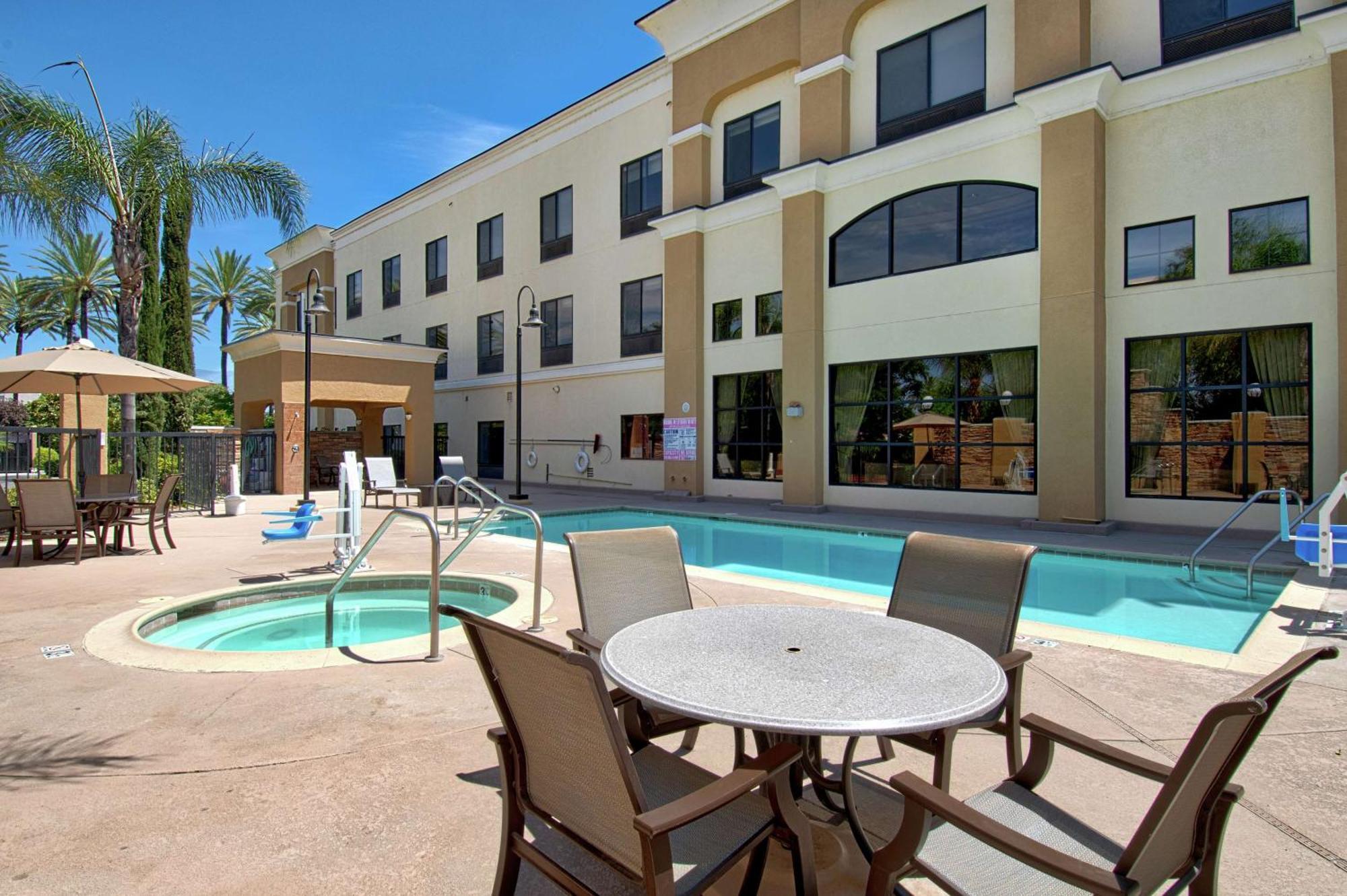 Hampton Inn & Suites By Hilton Hemet Menifee Murrieta Exterior foto